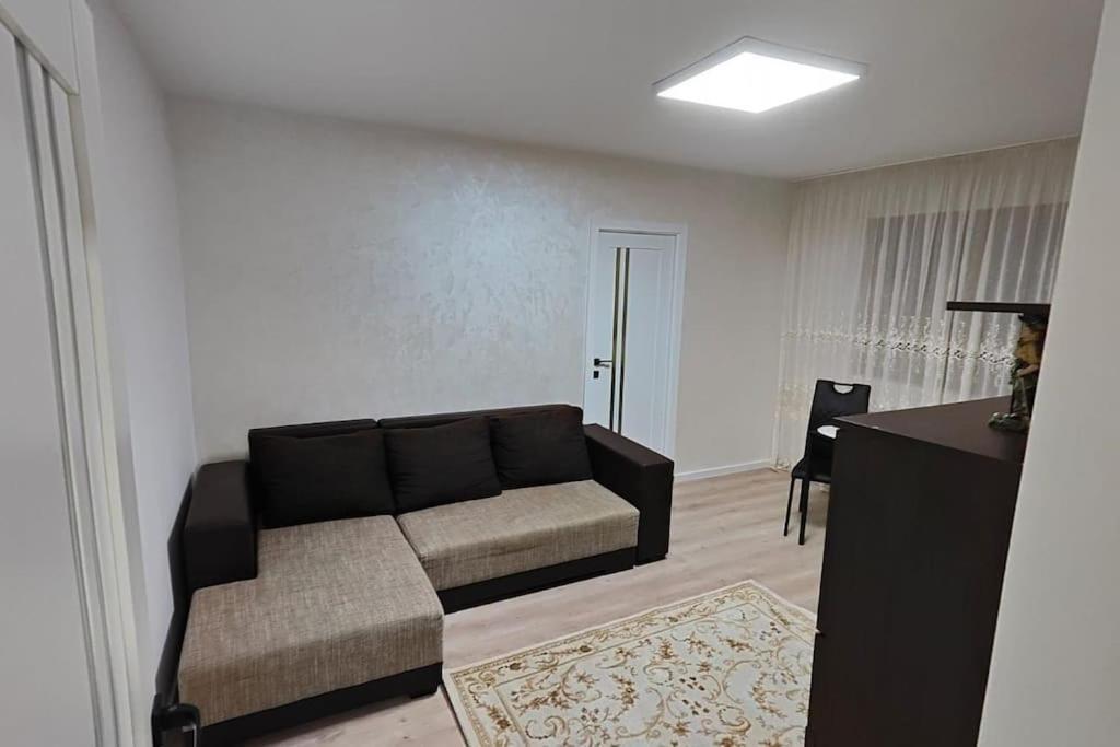 Apartament In Buzău Esterno foto